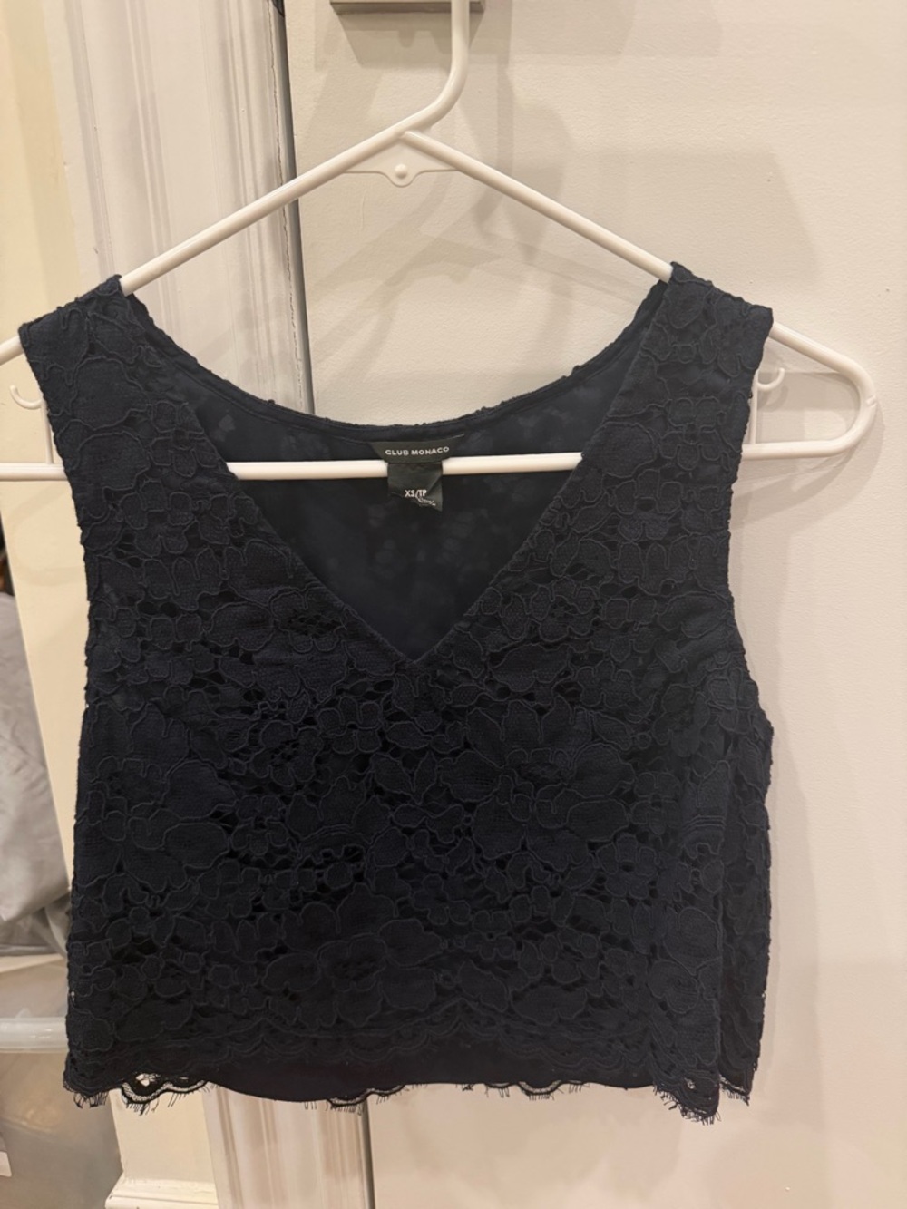 Club Monaco Navy Floral Lace V-Neck Crop Top